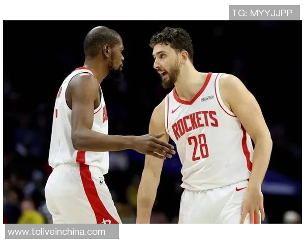 火箭队失误频频遭黄蜂碾压，缺后卫困境显现，杜兰特情绪低落难掩沮丧